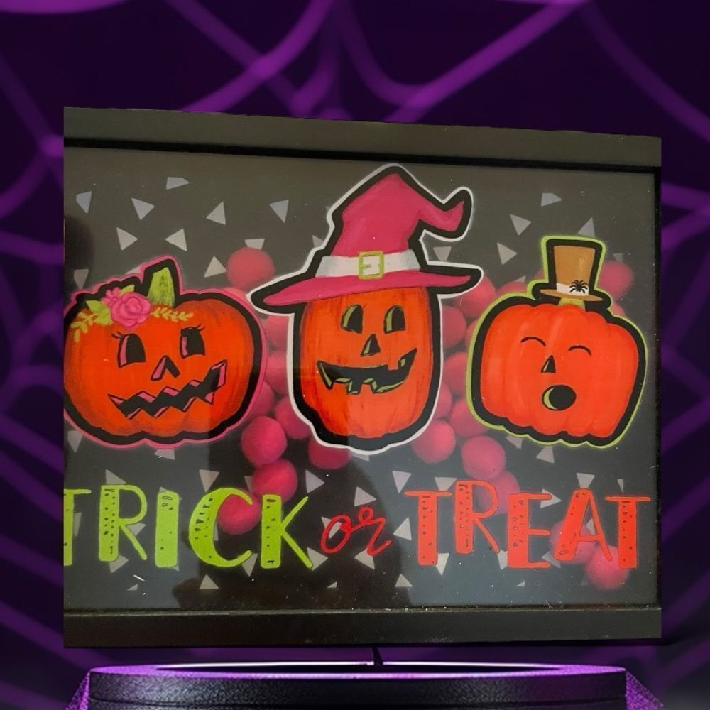 TRICK OR‎ TREAT FRAMED DECOR